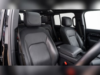 Used Land Rover Defender 2024 for sale - 77198190: Photo