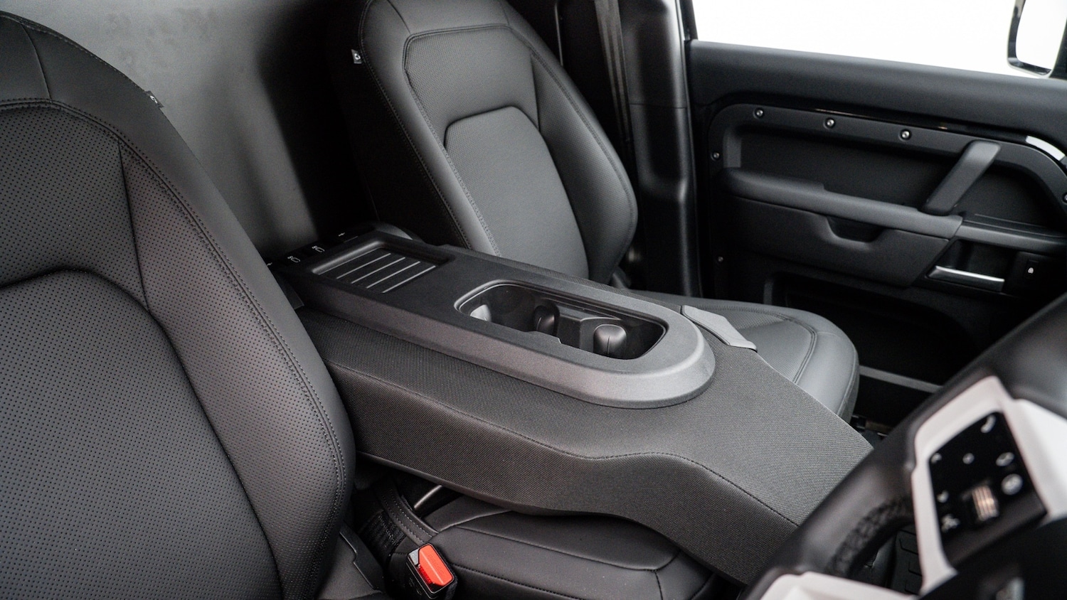 Used Land Rover Defender 2025 for sale - 77170486: Photo 11