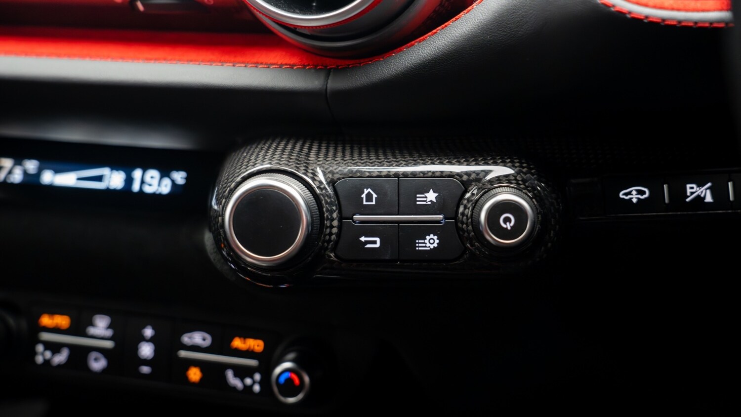 Used Ferrari 812 Superfast 2022 for sale - 77934397: Photo 31