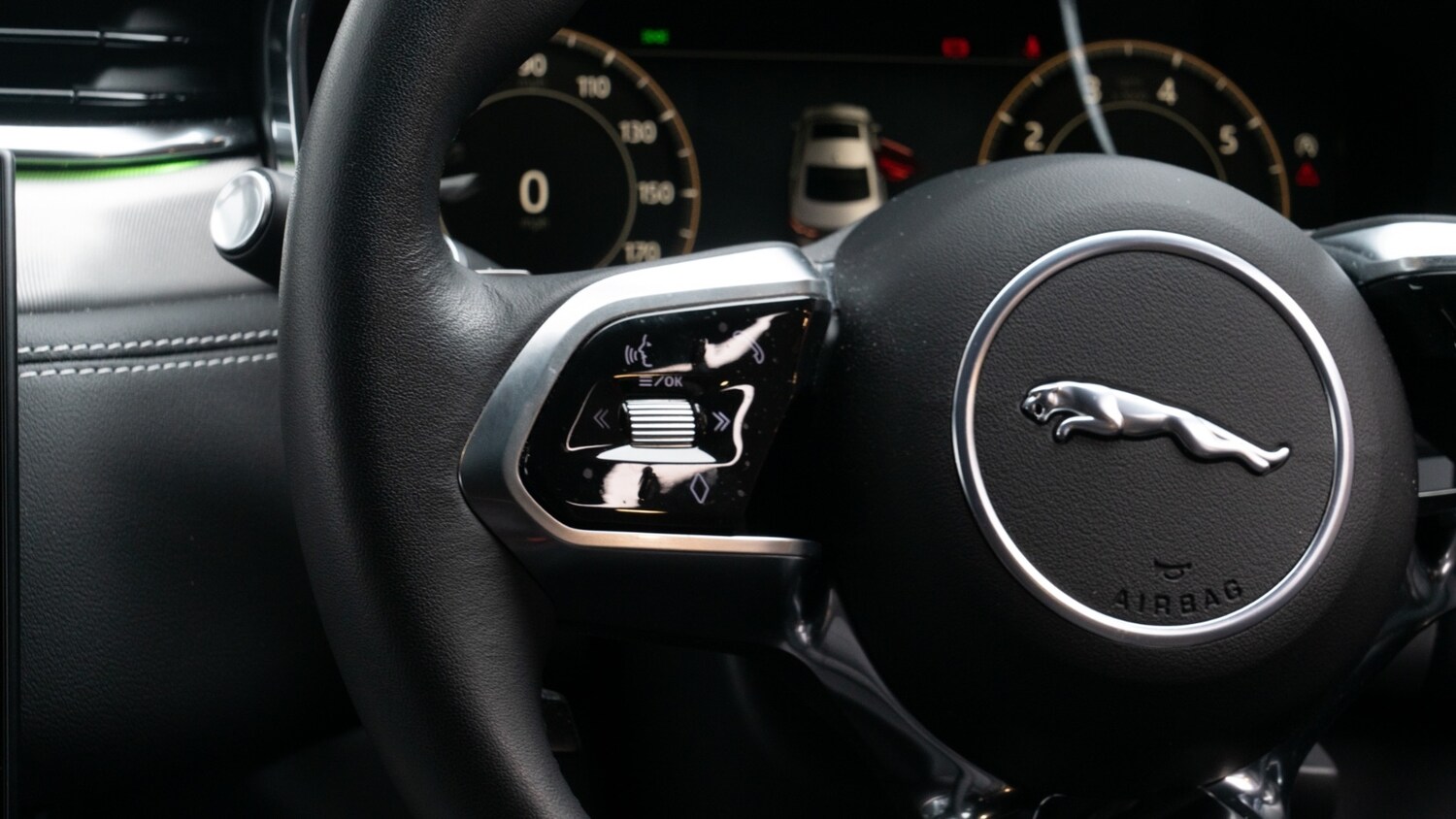 Used Jaguar XF 2023 for sale - 77648122: Photo 15