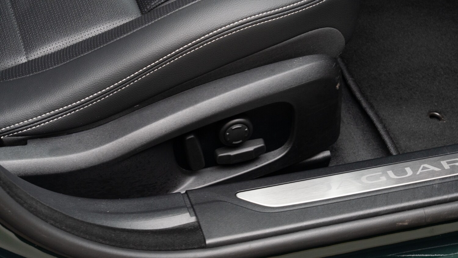 Used Jaguar XF 2023 for sale - 77648122: Photo 19