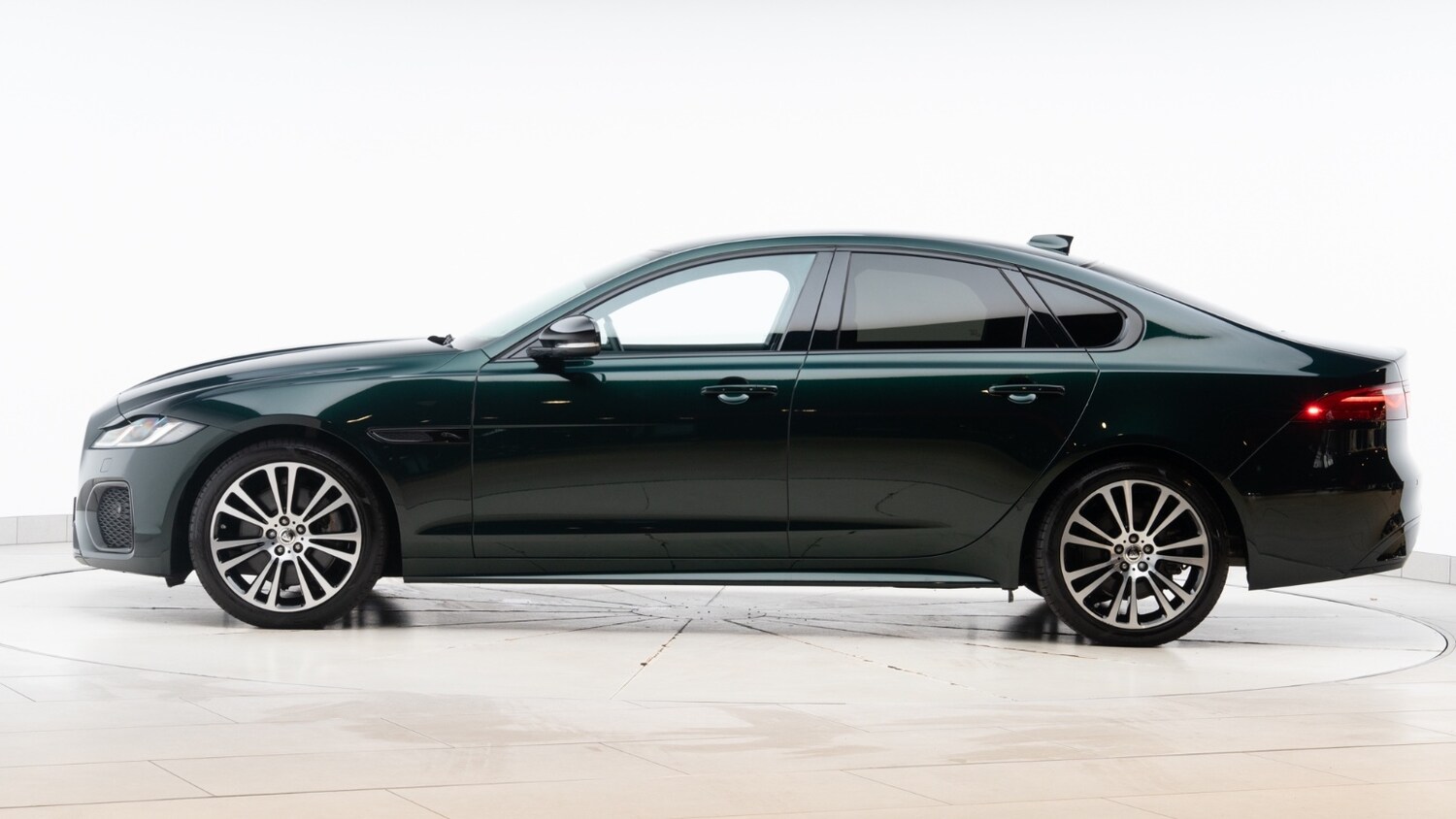 Used Jaguar XF 2023 for sale - 77648122: Photo 5