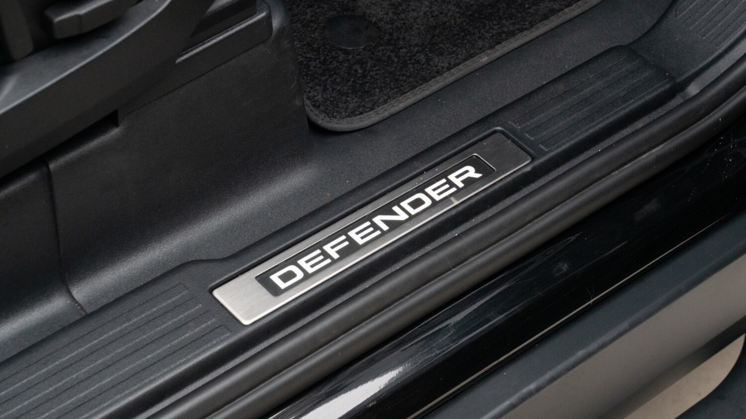 Used Land Rover Defender 2024 for sale - 77685686: Photo 18