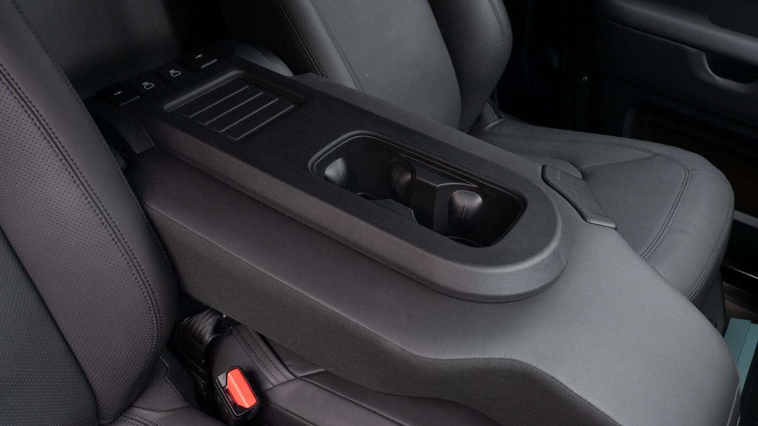 Used Land Rover Defender 2025 for sale - 76750166: Photo 17