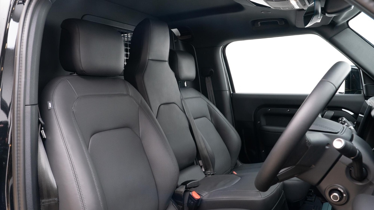 Used Land Rover Defender 2025 for sale - 76750166: Photo 3