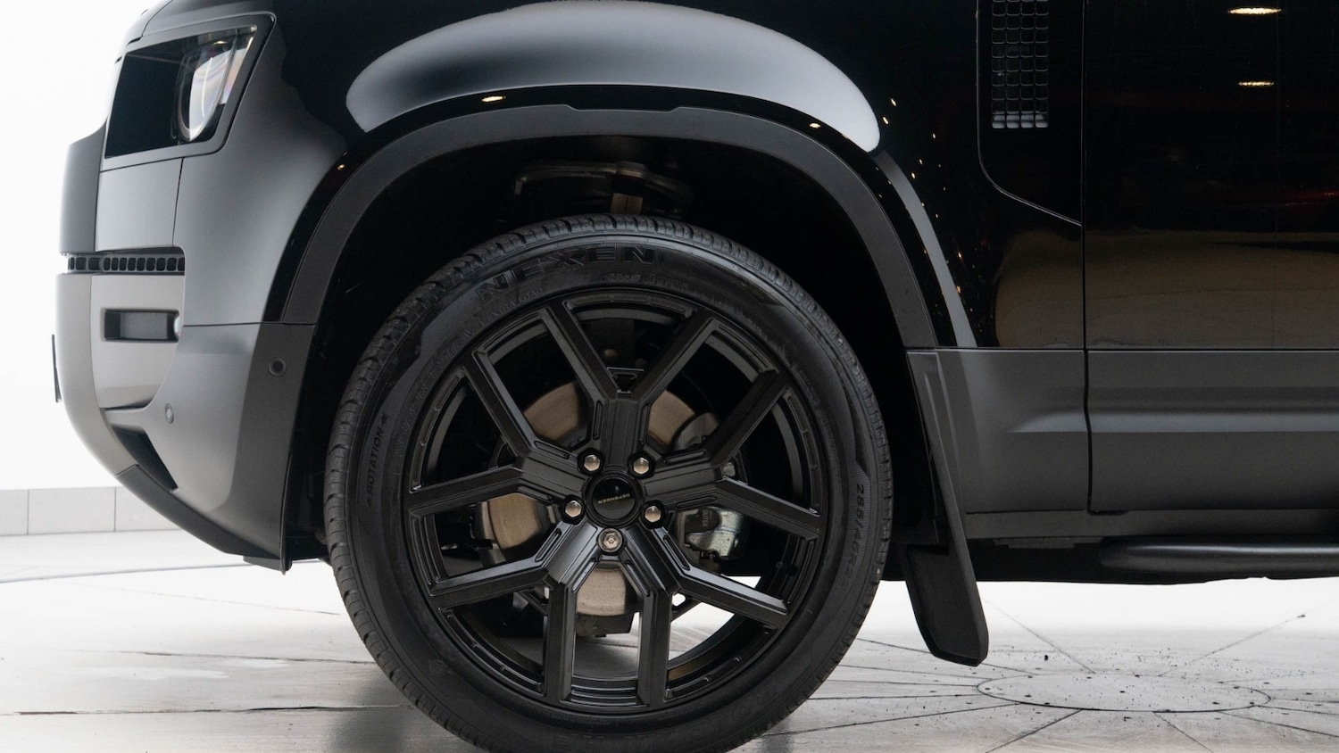 Used Land Rover Defender 2025 for sale - 76709356: Photo 11