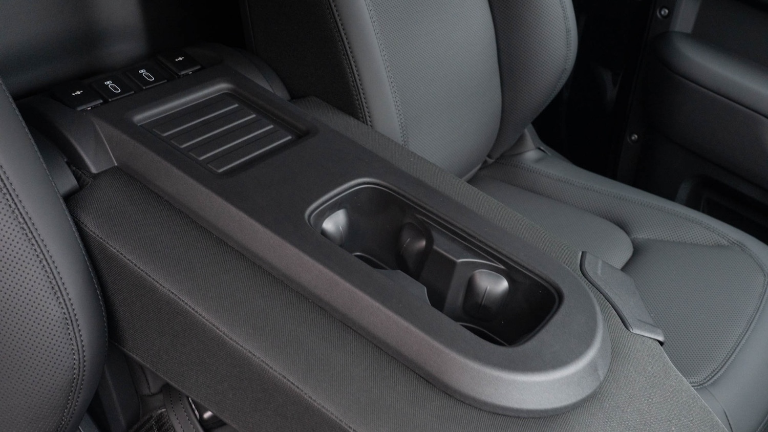 Used Land Rover Defender 2025 for sale - 76709356: Photo 16