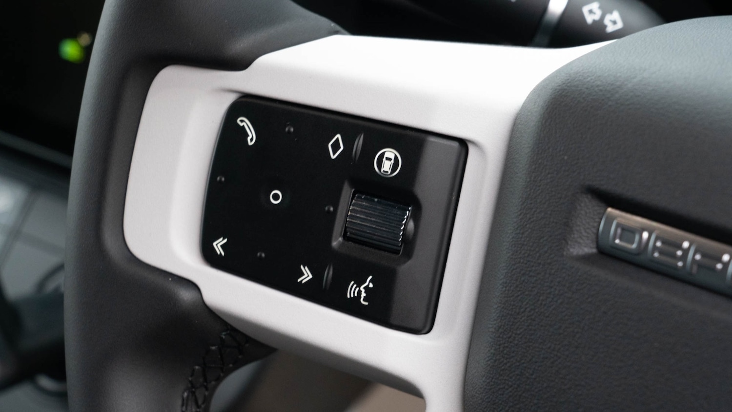 Used Land Rover Defender 2025 for sale - 76709356: Photo 17