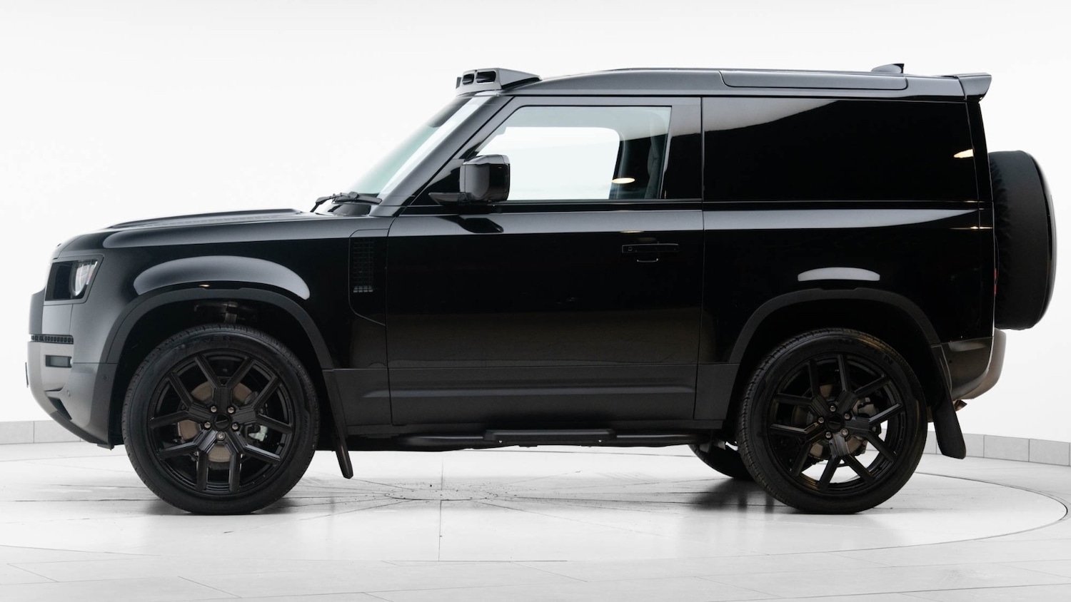 Used Land Rover Defender 2025 for sale - 76709356: Photo 5