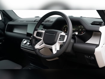 Used Land Rover Defender 2024 for sale - 76684169: Photo