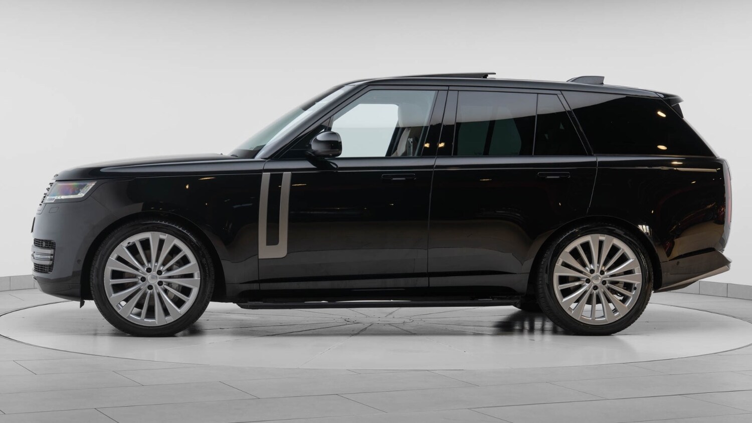 Used Land Rover Range Rover 2024 for sale - 76104175: Photo 4