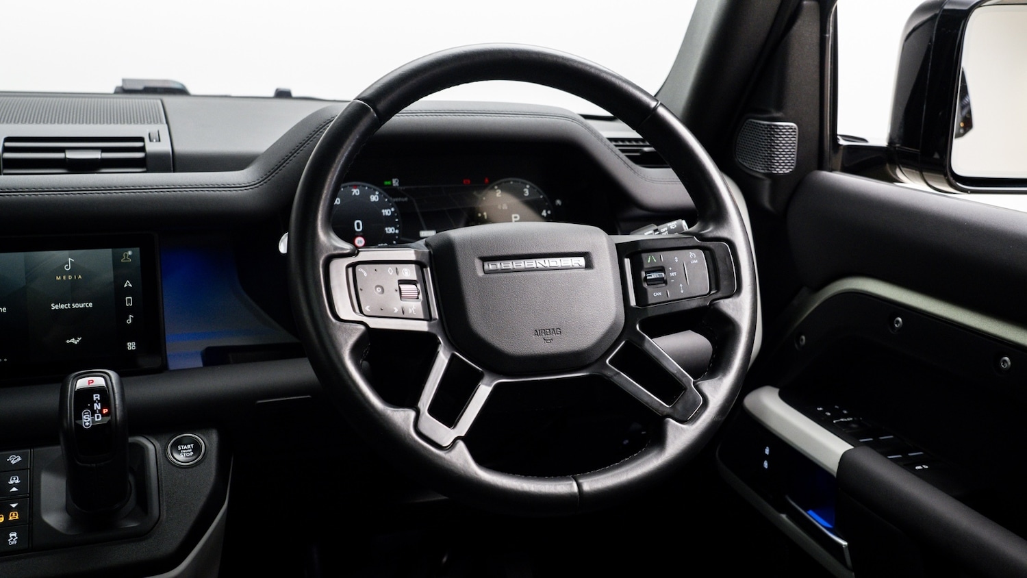 Used Land Rover Defender 2023 for sale - 77745790: Photo 16