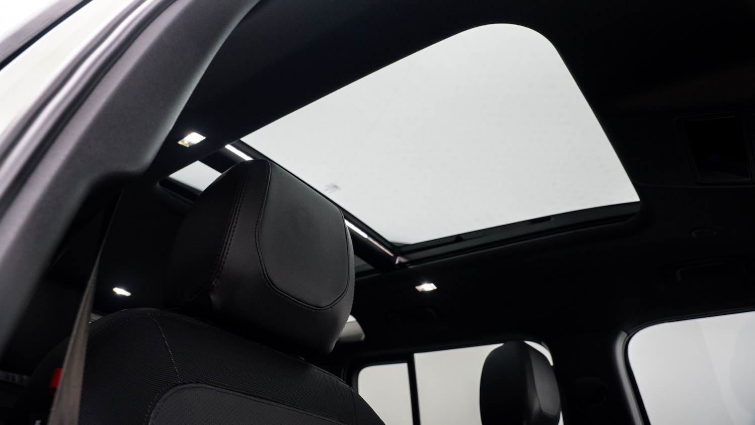 Used Land Rover Defender 2023 for sale - 77745790: Photo 31