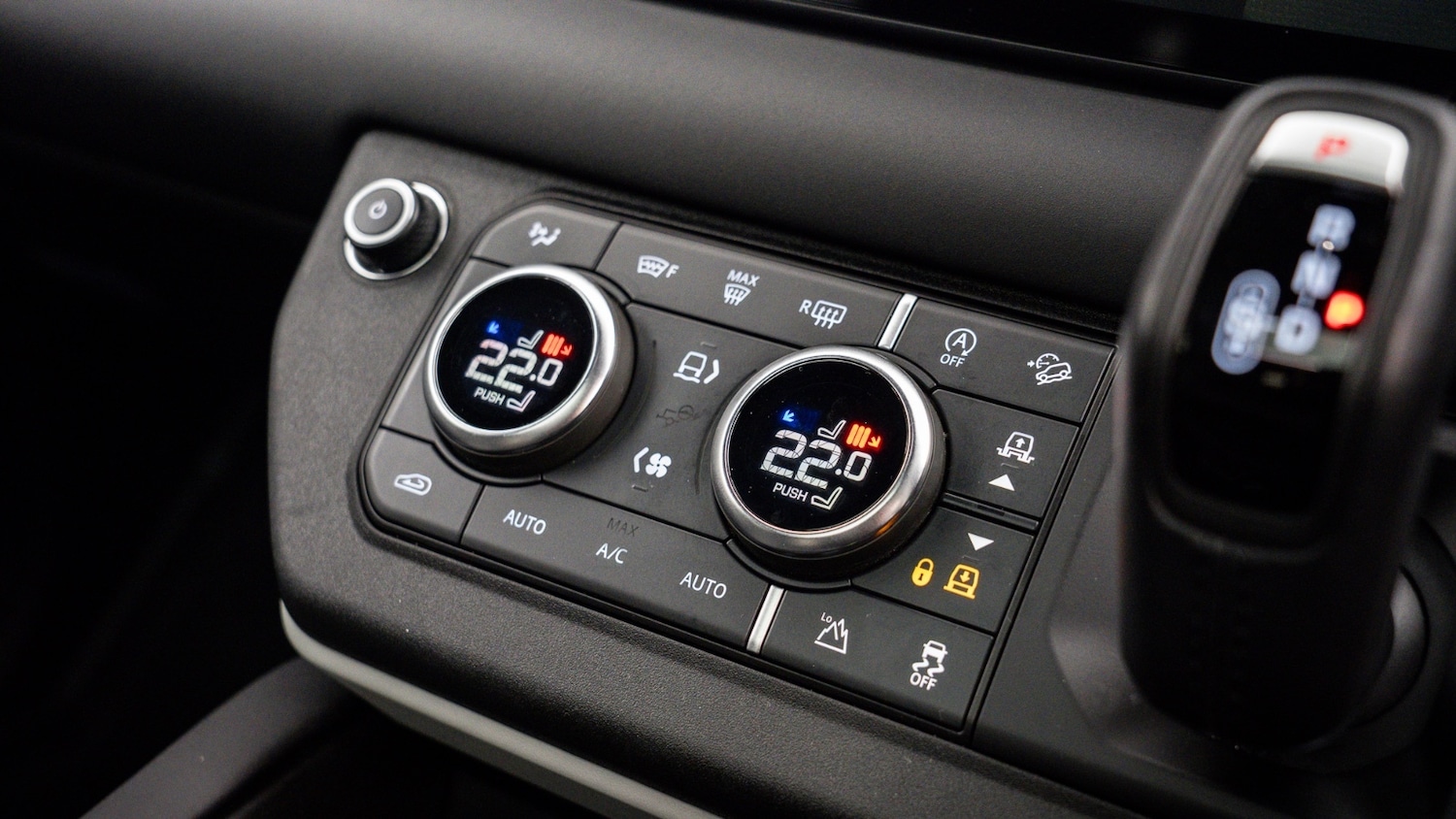 Used Land Rover Defender 2023 for sale - 77745790: Photo 35