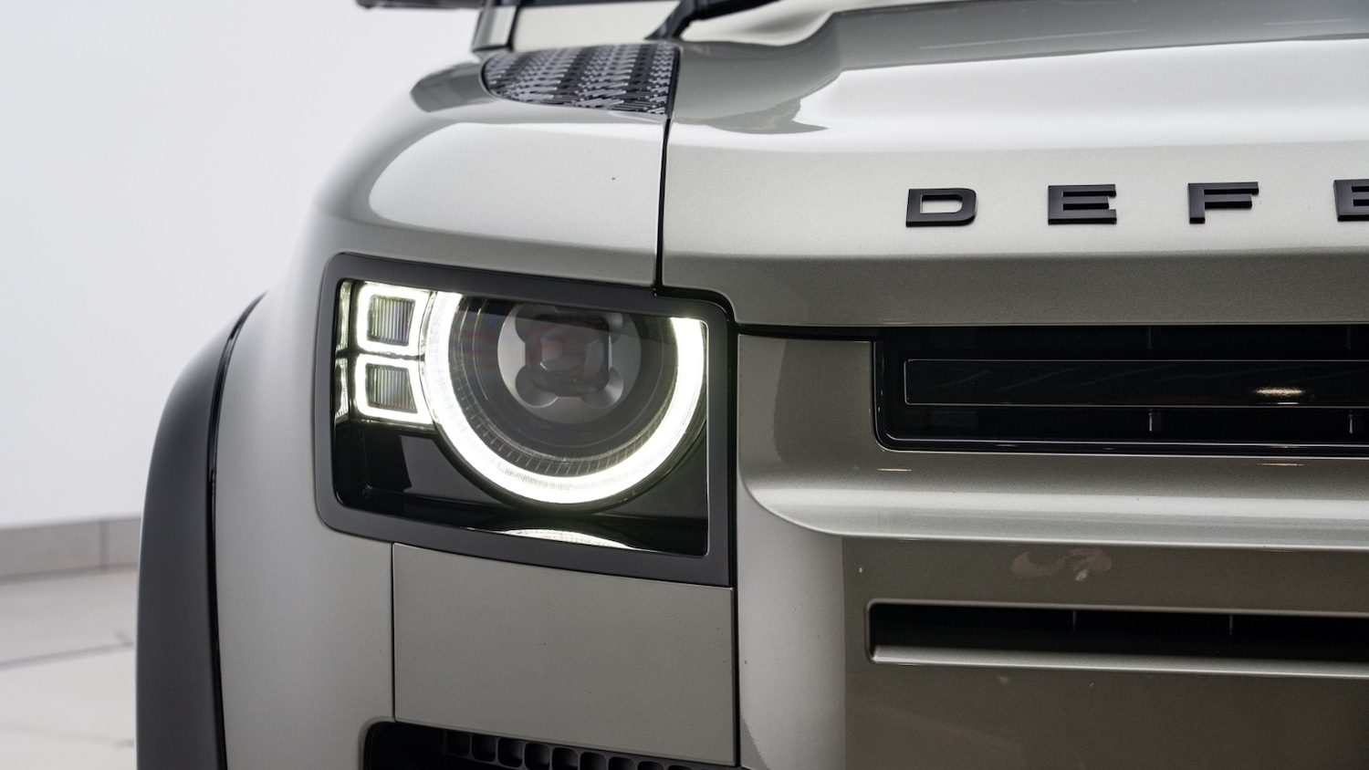 Used Land Rover Defender 2023 for sale - 77745790: Photo 37