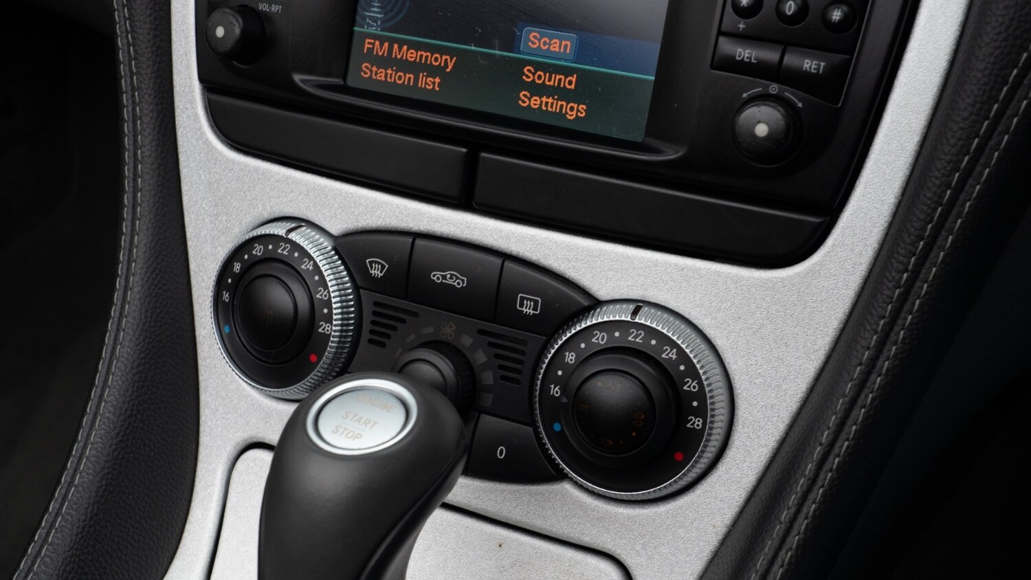 Used Mercedes-Benz SL 2004 for sale - 76124263: Photo 22