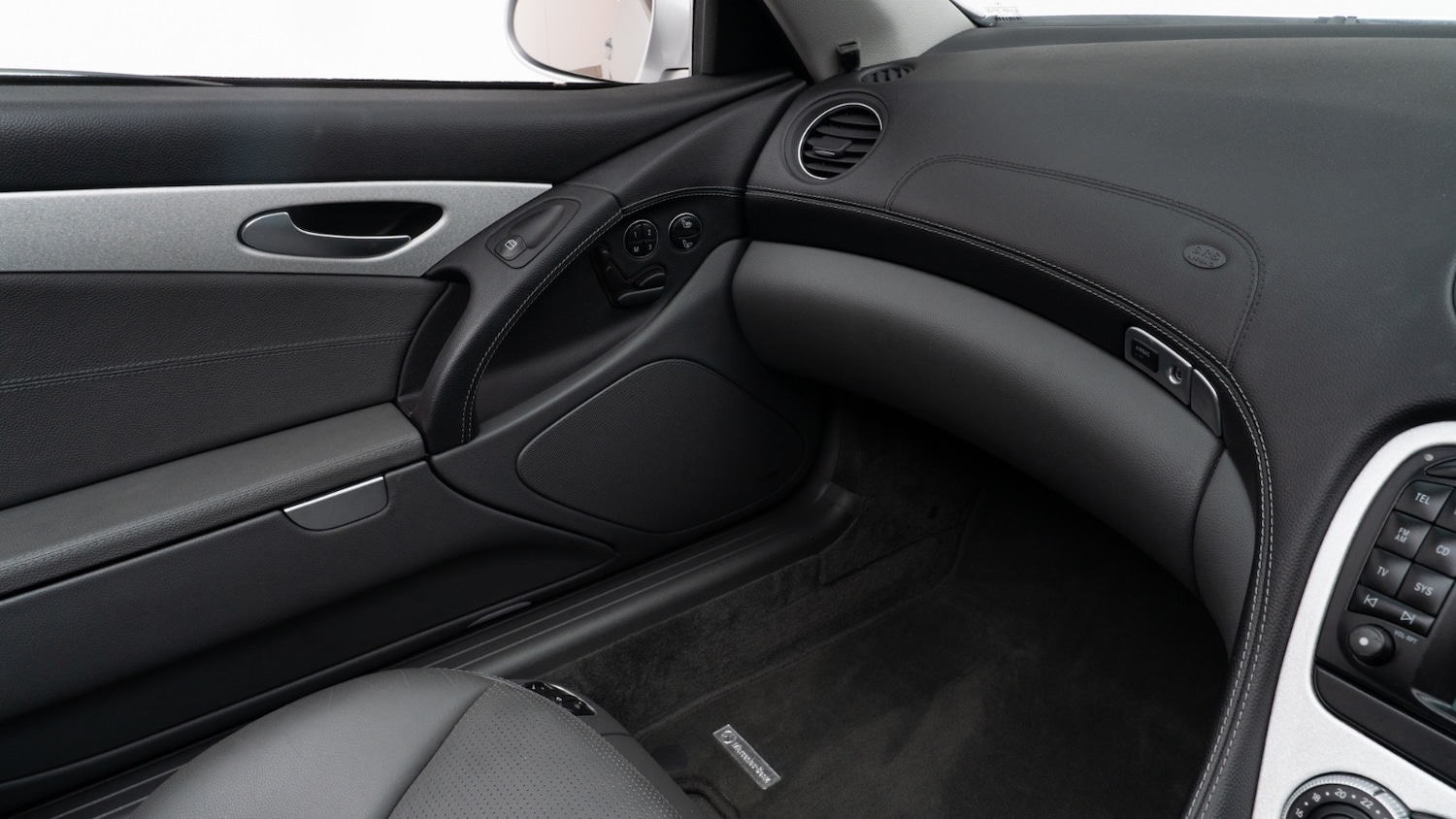 Used Mercedes-Benz SL 2004 for sale - 76124263: Photo 24