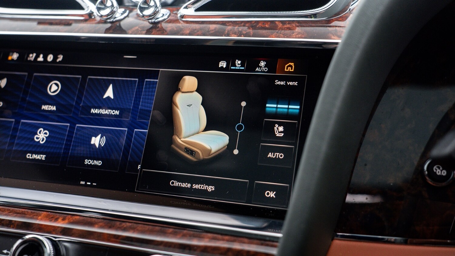 Used Land Rover Defender 2025 for sale - 77702696: Photo 30