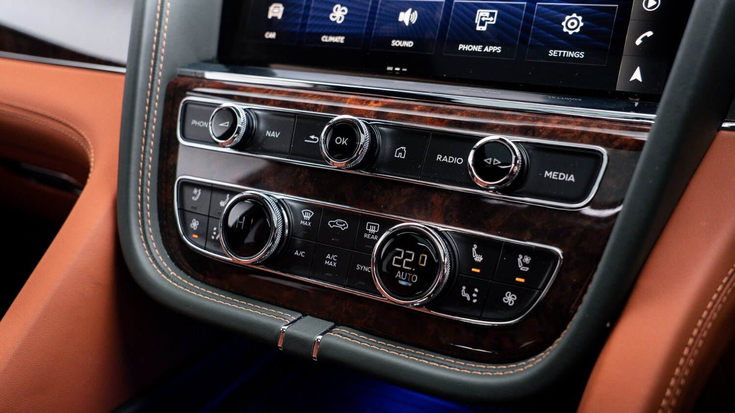 Used Land Rover Defender 2025 for sale - 77702696: Photo 32