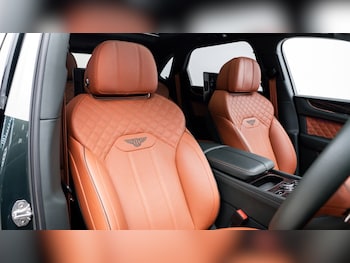 Used Land Rover Defender 2025 for sale - 77702696: Photo