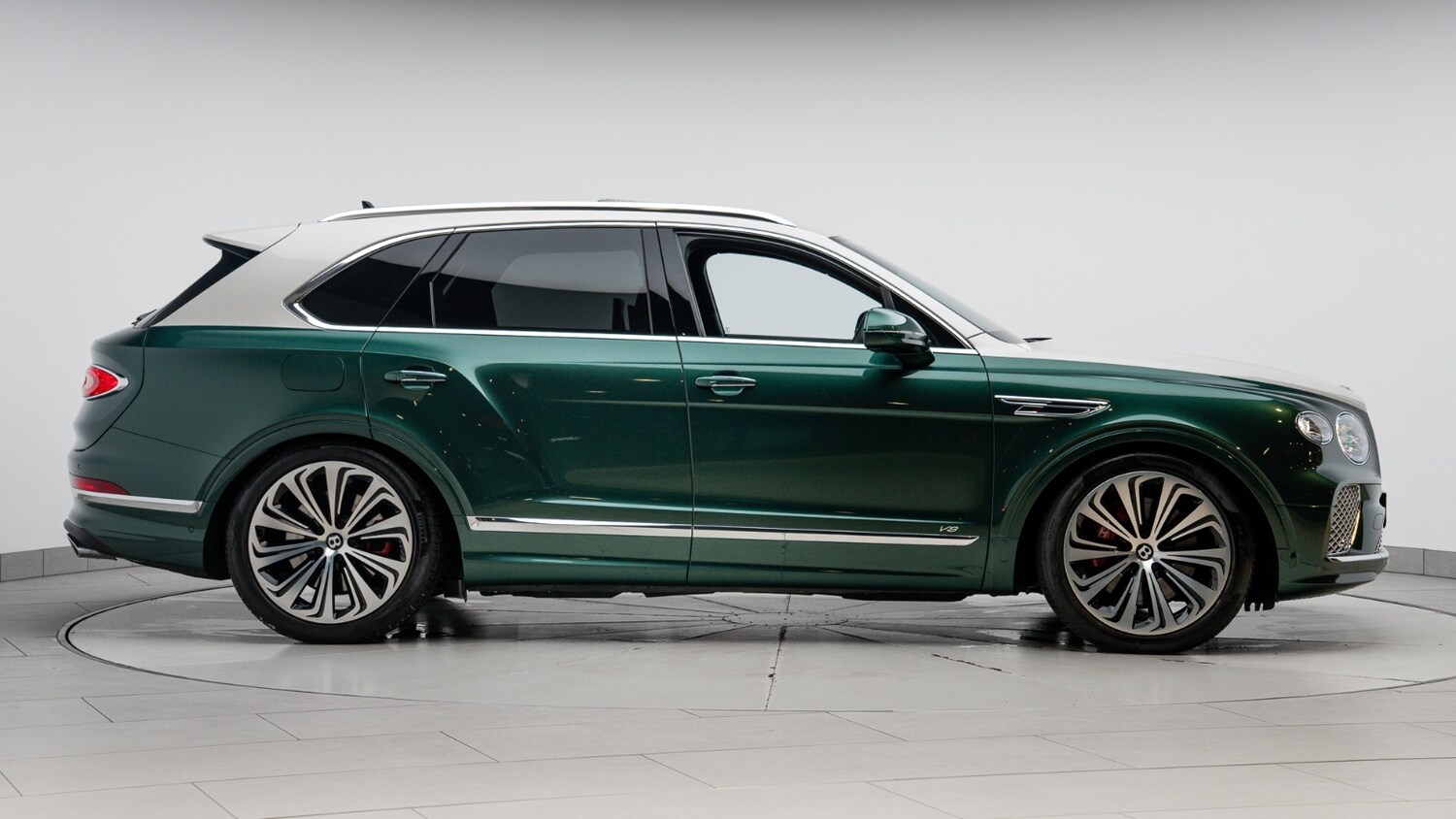 Used Land Rover Defender 2025 for sale - 77702696: Photo 5