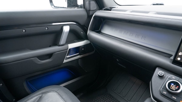 Used Land Rover Defender 2023 for sale - 76328061: Photo 17