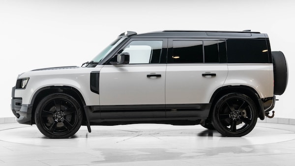 Used Land Rover Defender 2023 for sale - 76328061: Photo 4