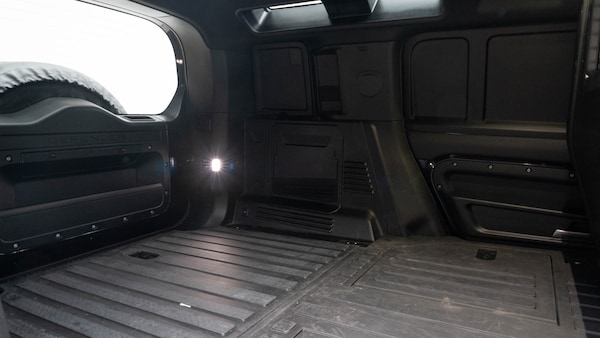 Used Land Rover Defender 2023 for sale - 76328061: Photo 8