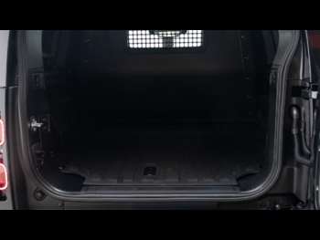 Used Land Rover Defender 2025 for sale - 75124668: Photo