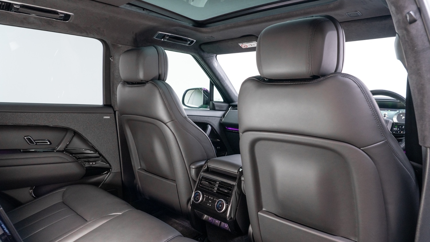 Used Land Rover Range Rover Sport 2024 for sale - 76533938: Photo 9