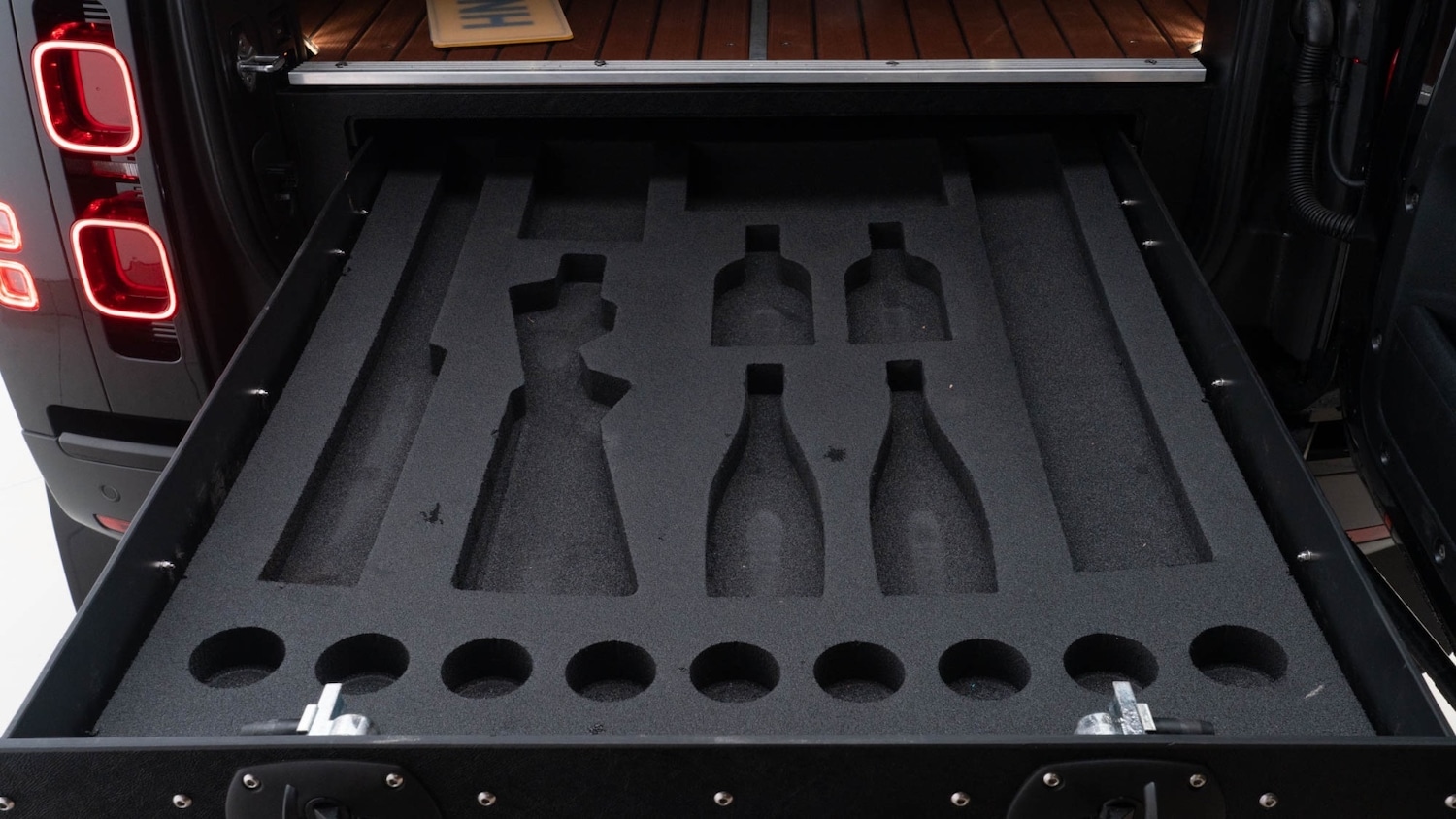 Used Land Rover Defender 2022 for sale - 76640185: Photo 14