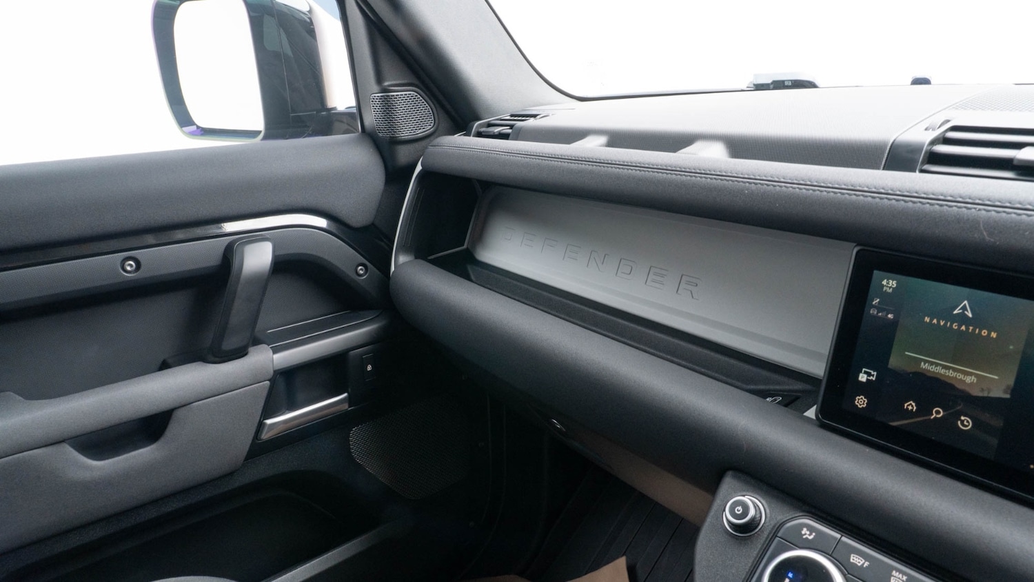 Used Land Rover Defender 2022 for sale - 76640185: Photo 17