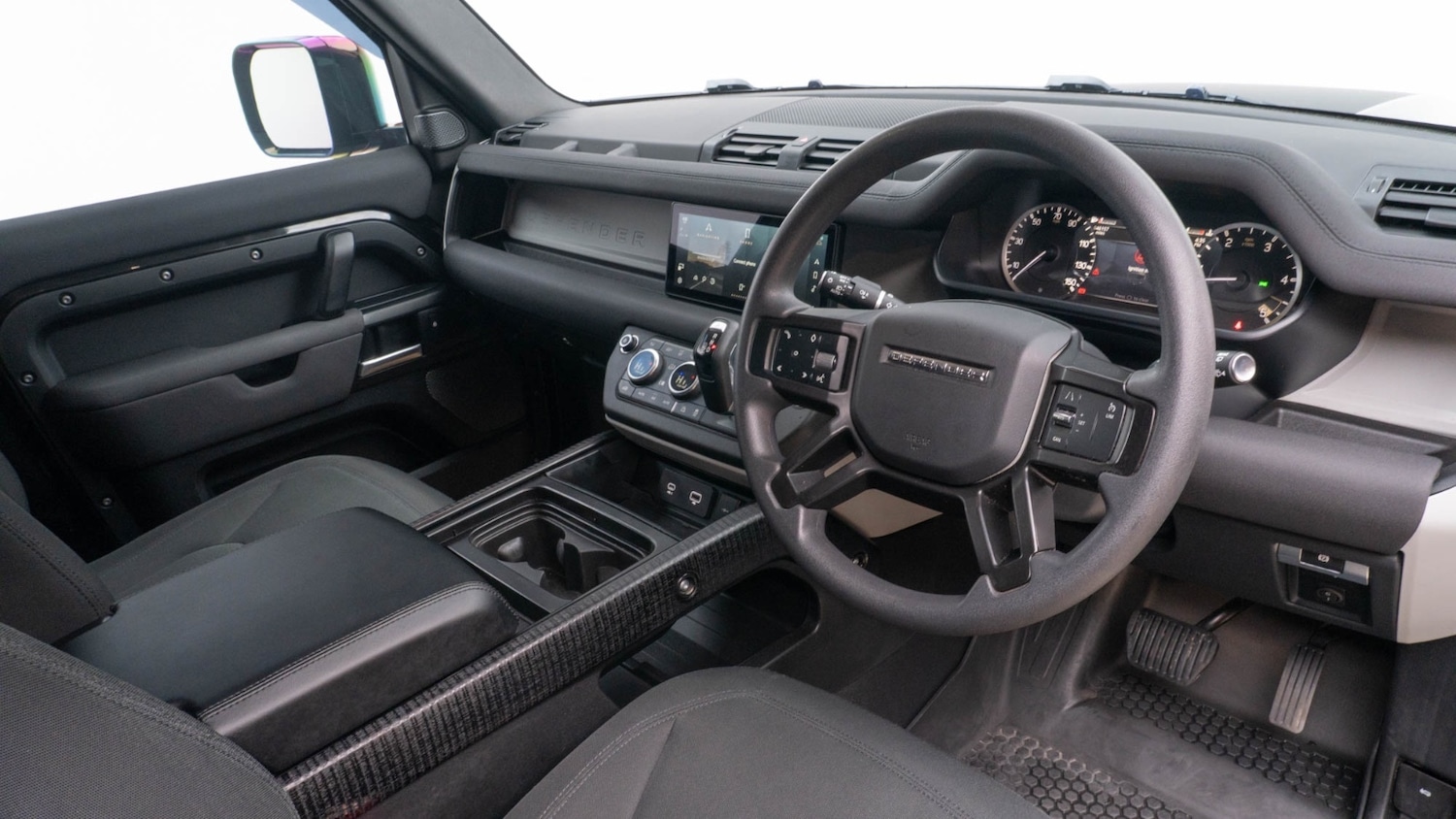 Used Land Rover Defender 2022 for sale - 76640185: Photo 2