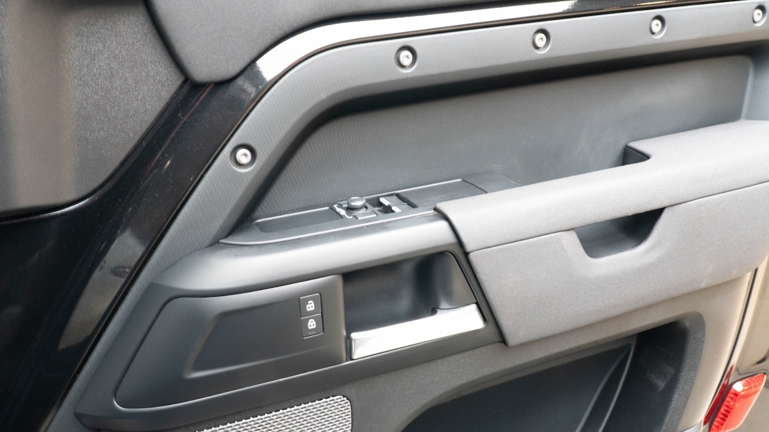 Used Land Rover Defender 2022 for sale - 76640185: Photo 24