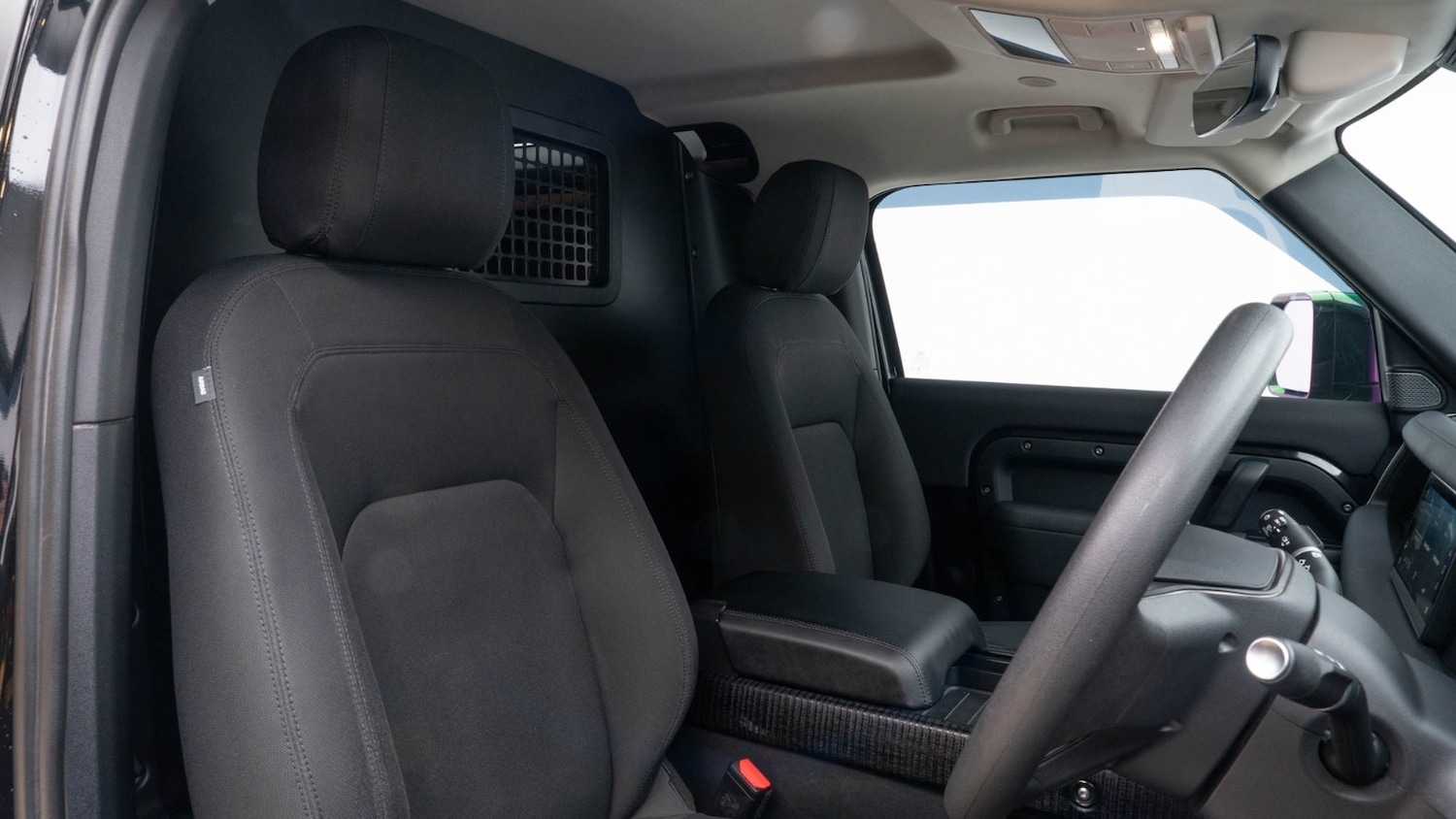 Used Land Rover Defender 2022 for sale - 76640185: Photo 3