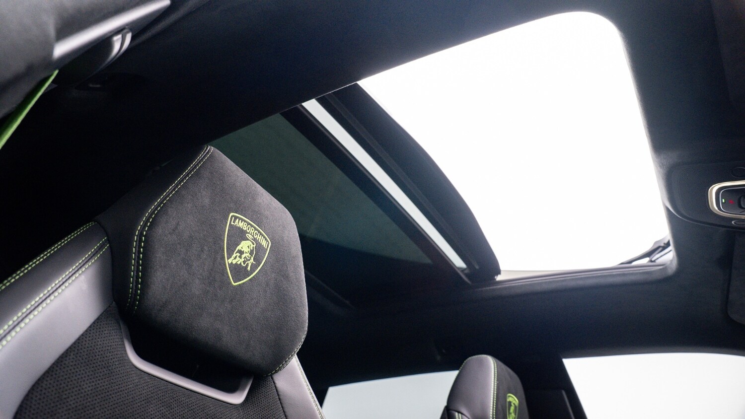 Used Lamborghini Urus 2025 for sale - 77640679: Photo 41