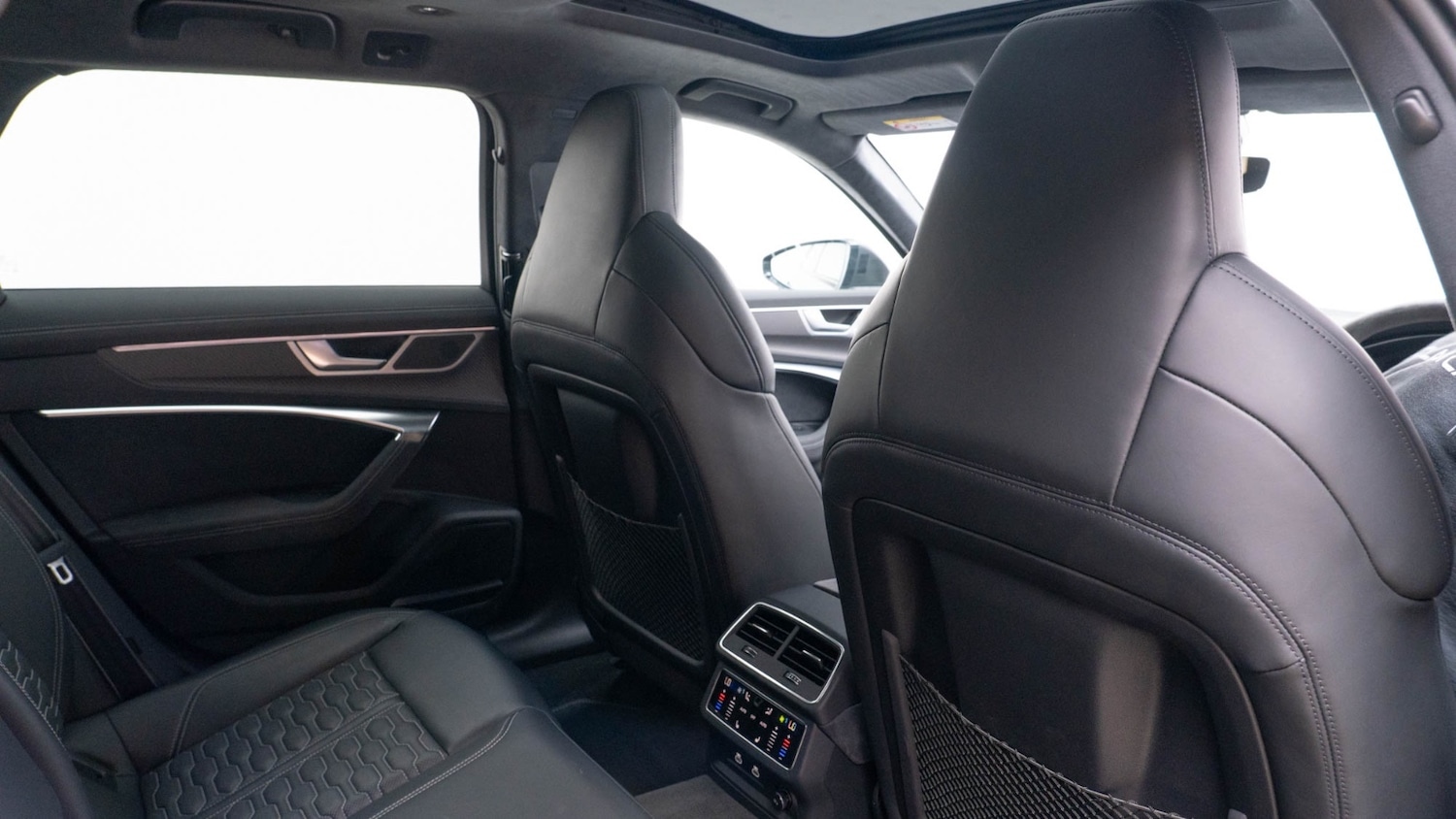 Used Audi RS6 2024 for sale - 76372775: Photo 10