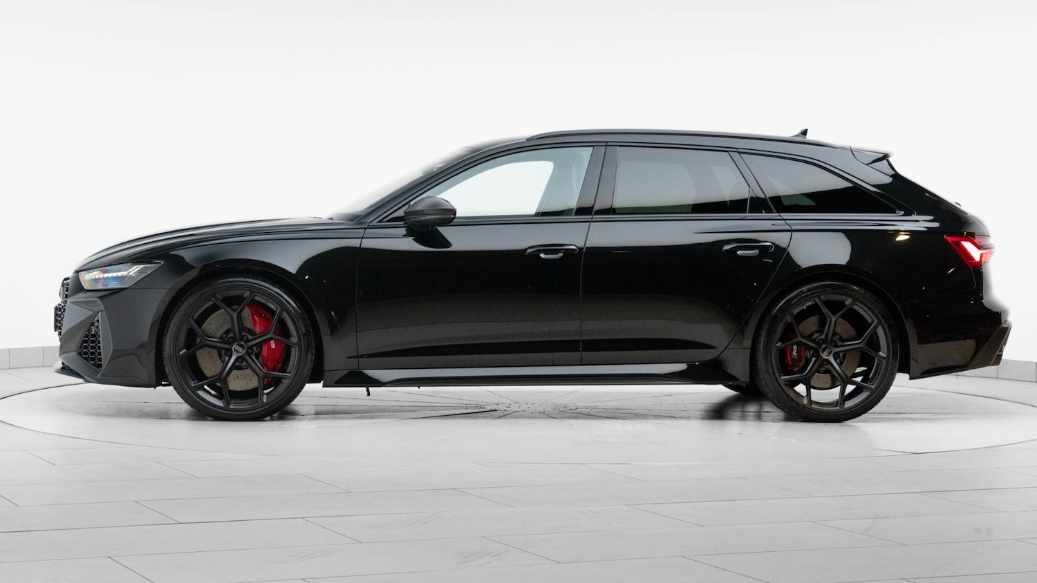 Used Audi RS6 2024 for sale - 76372775: Photo 4