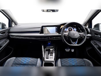 Used Volkswagen Golf 2023 for sale - 77285637: Photo