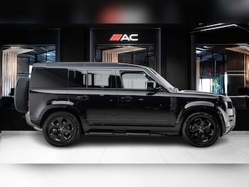 Used Land Rover Defender 2025 for sale - 79330351: Photo