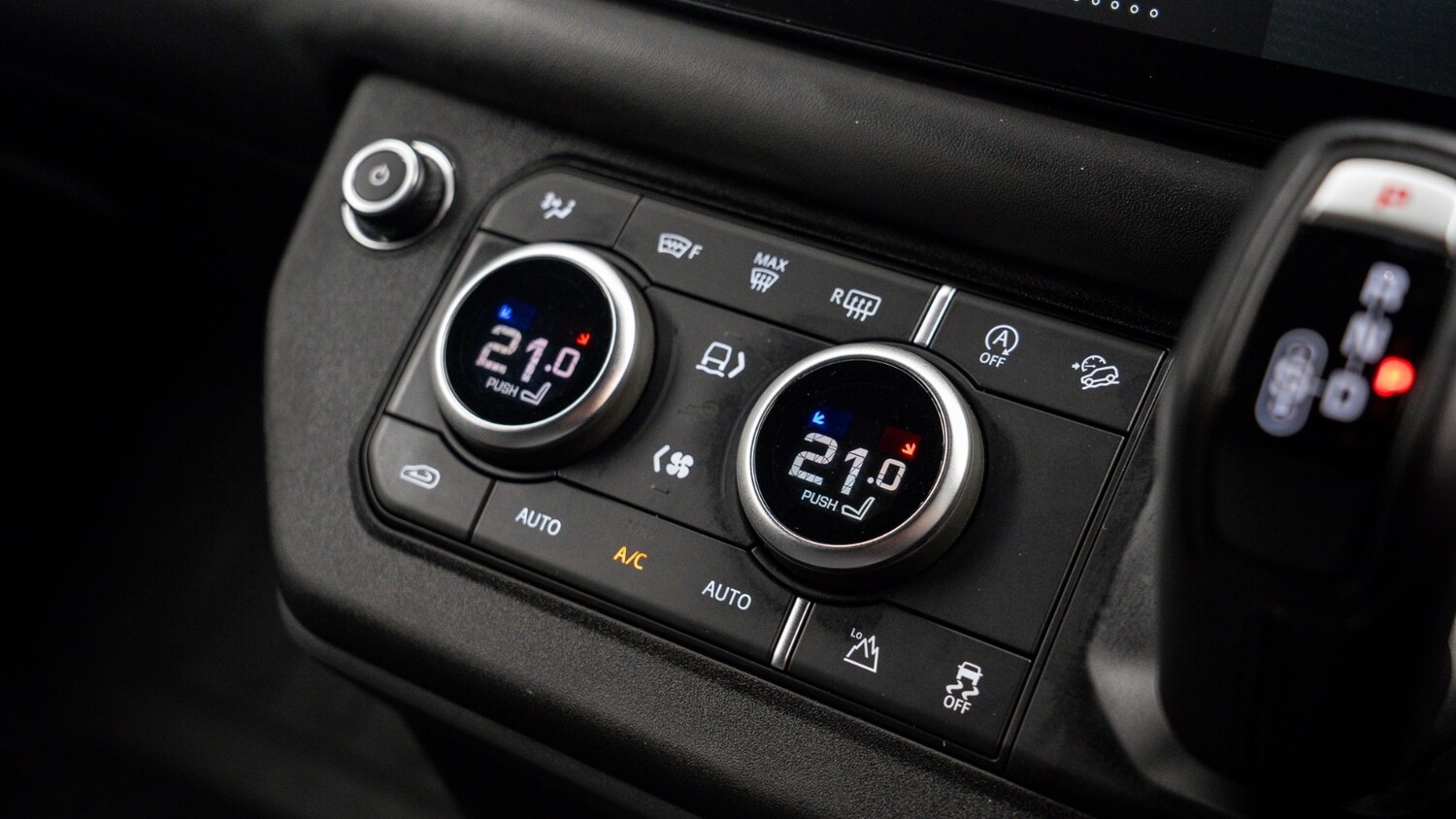 Used Land Rover Defender 2025 for sale - 77570037: Photo 17