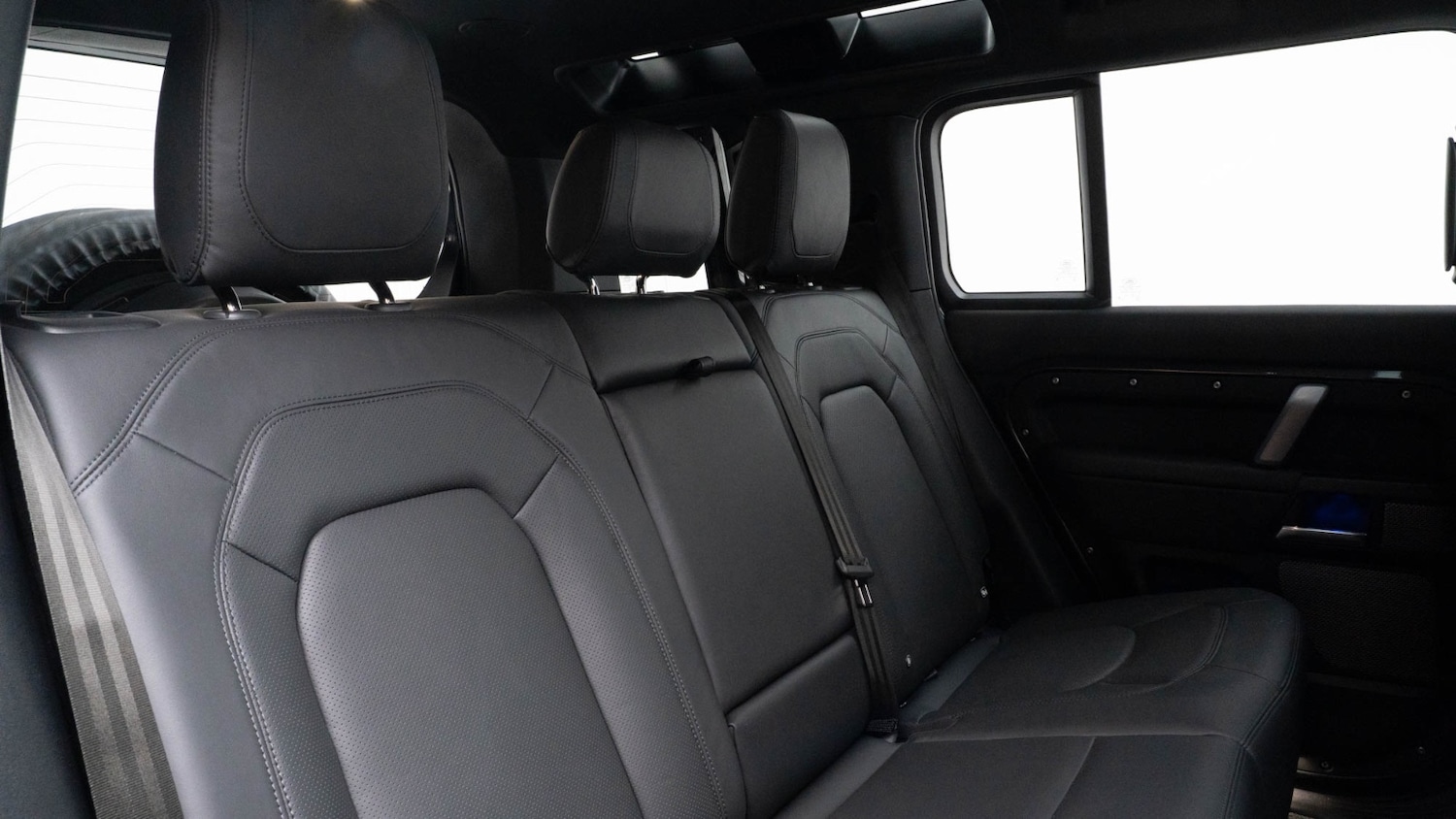 Used Land Rover Defender 2024 for sale - 76146243: Photo 16