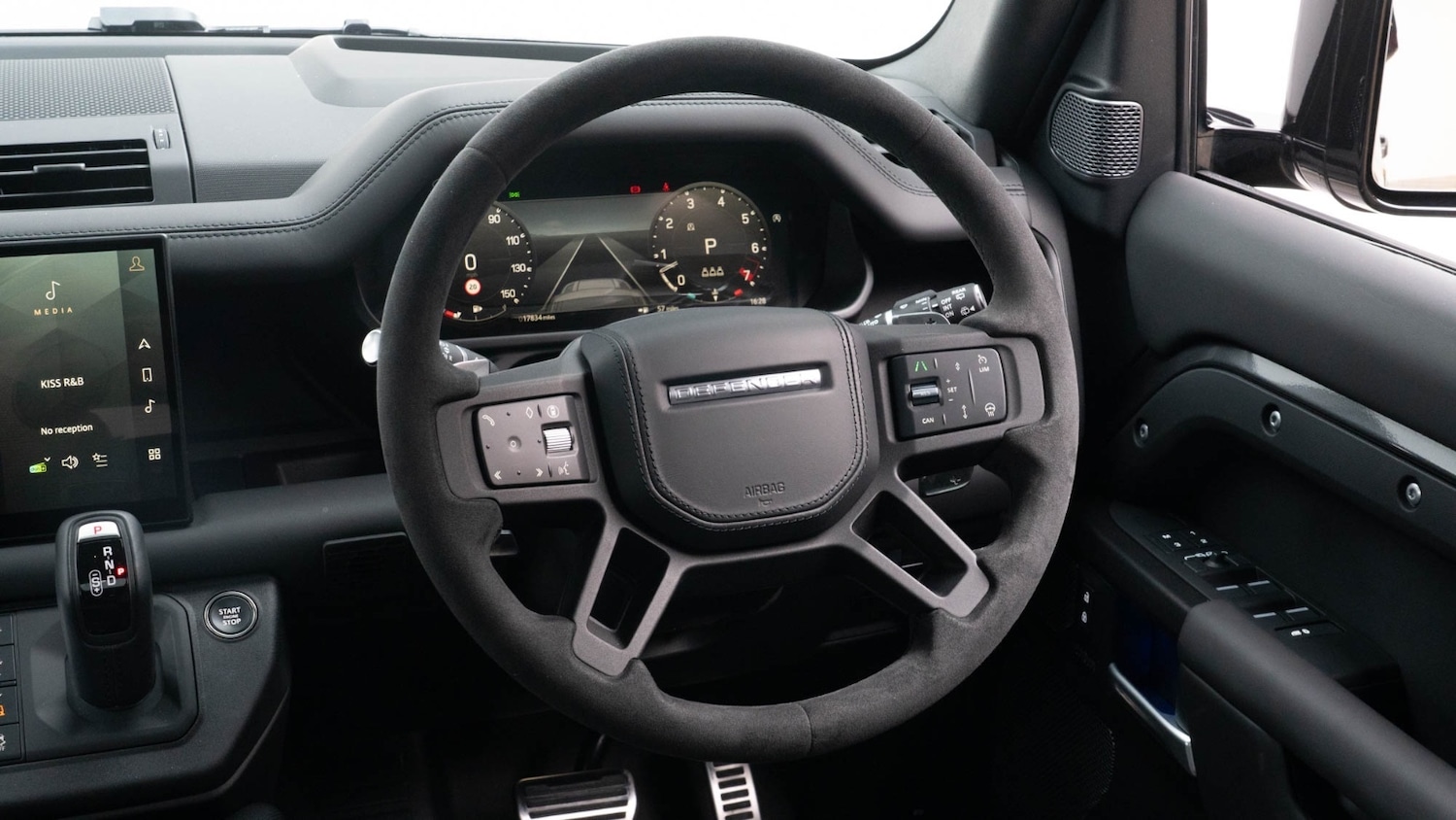Used Land Rover Defender 2024 for sale - 76146243: Photo 17
