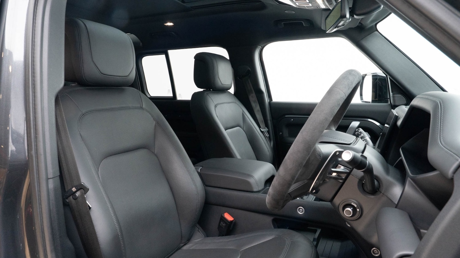 Used Land Rover Defender 2024 for sale - 76146243: Photo 3