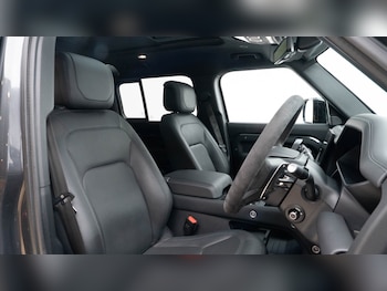 Used Land Rover Defender 2024 for sale - 76146243: Photo 3