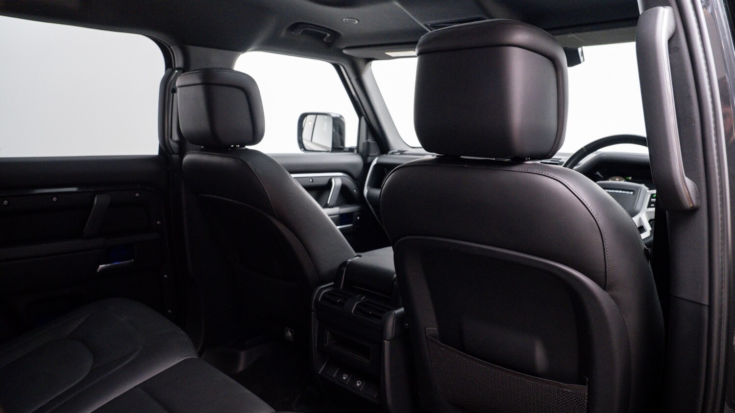 Used Land Rover Defender 2024 for sale - 77959981: Photo 12