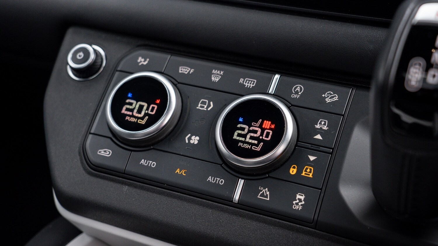 Used Land Rover Defender 2024 for sale - 77959981: Photo 32