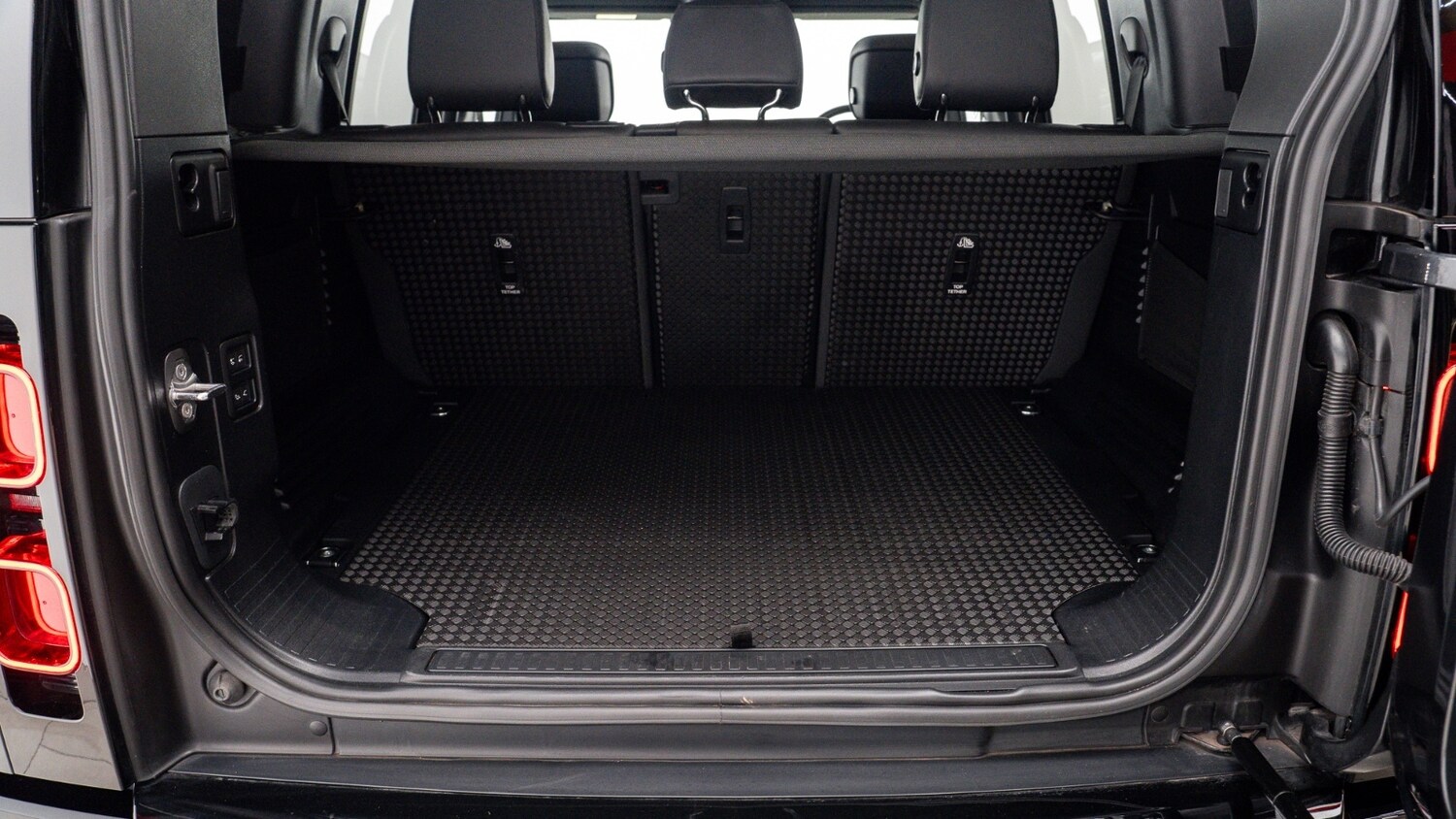 Used Land Rover Defender 2024 for sale - 77959981: Photo 8