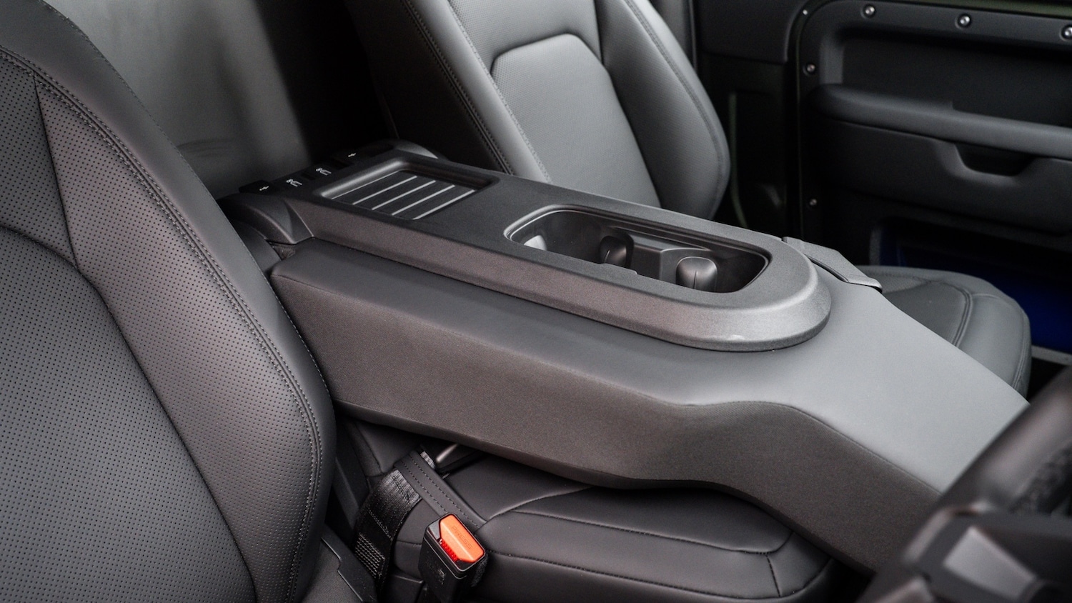 Used Land Rover Defender 2025 for sale - 77235556: Photo 28