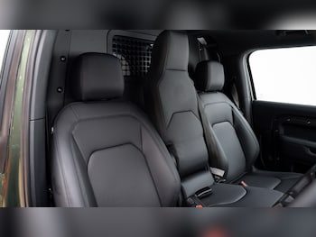 Used Land Rover Defender 2025 for sale - 77235556: Photo